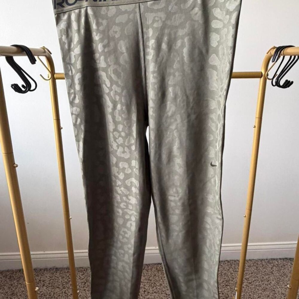 Nike Pro Green Camo Leopard Print Workout Athleisure Leggings Size L